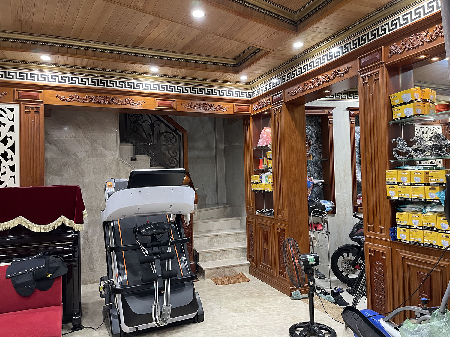 Bán nhà Huỳnh Tịnh Của, Quận 3 tuyệt phẩm B.thự Mini 4 lầu,c.trình nhà làm bằng đá Marble và Gỗ Quý - hẻm ôtô